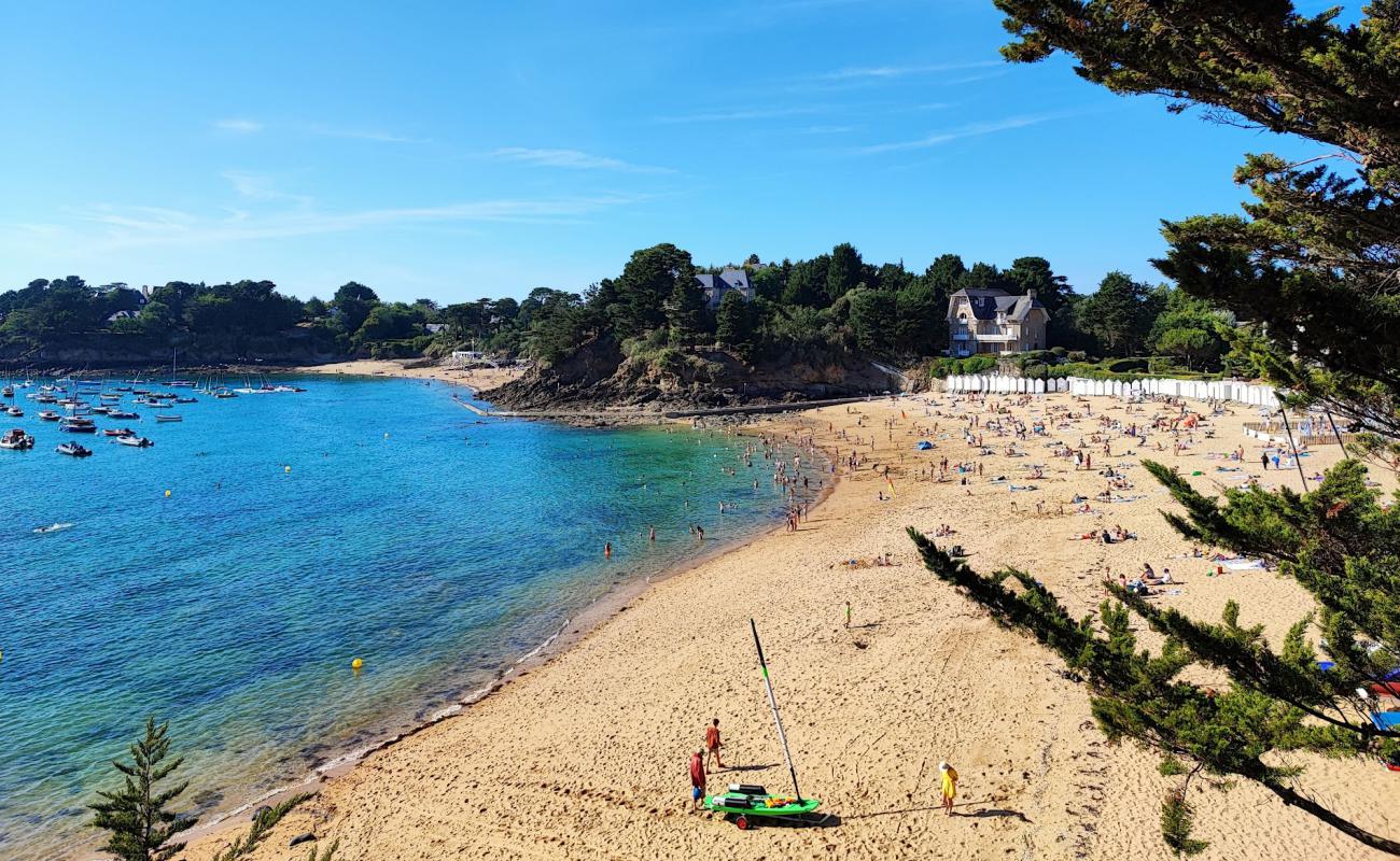 Foto de Plage de la Grande Salinette con arena brillante superficie