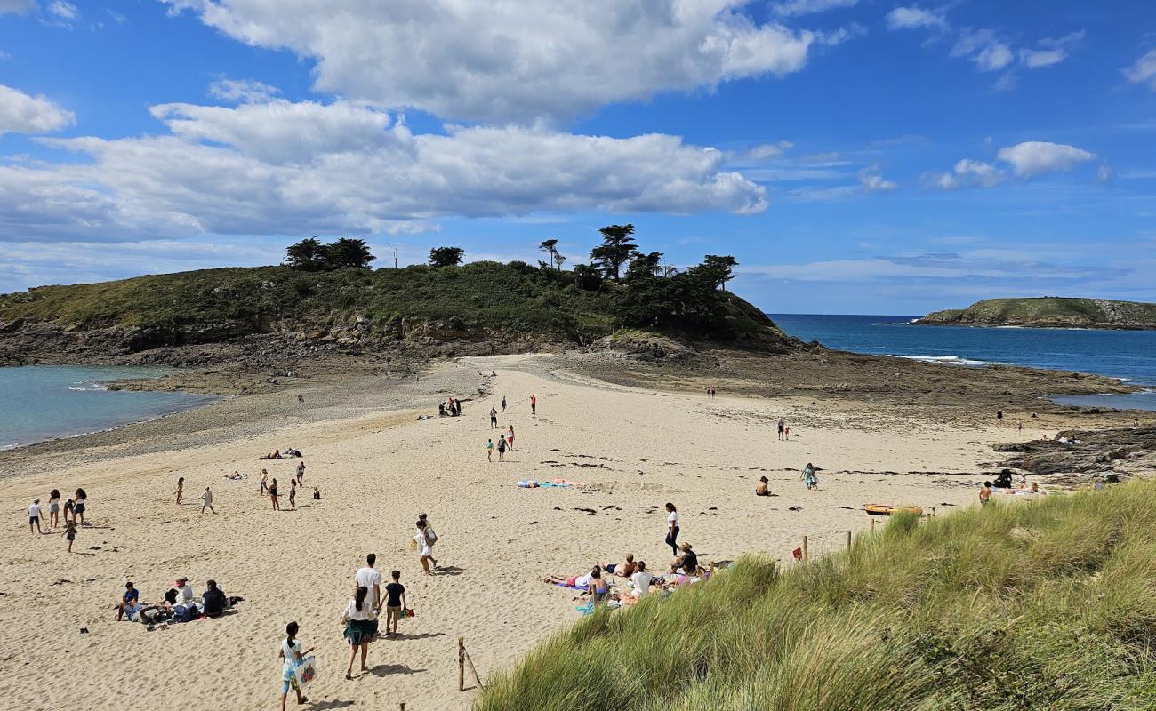 Foto de Plage du Perron con arena brillante superficie