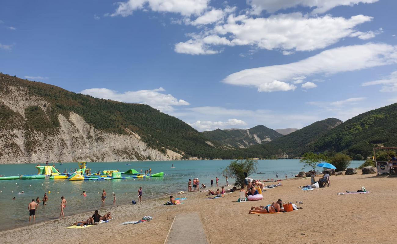 Foto de Plage Baie d'Angles con guijarro fino gris superficie