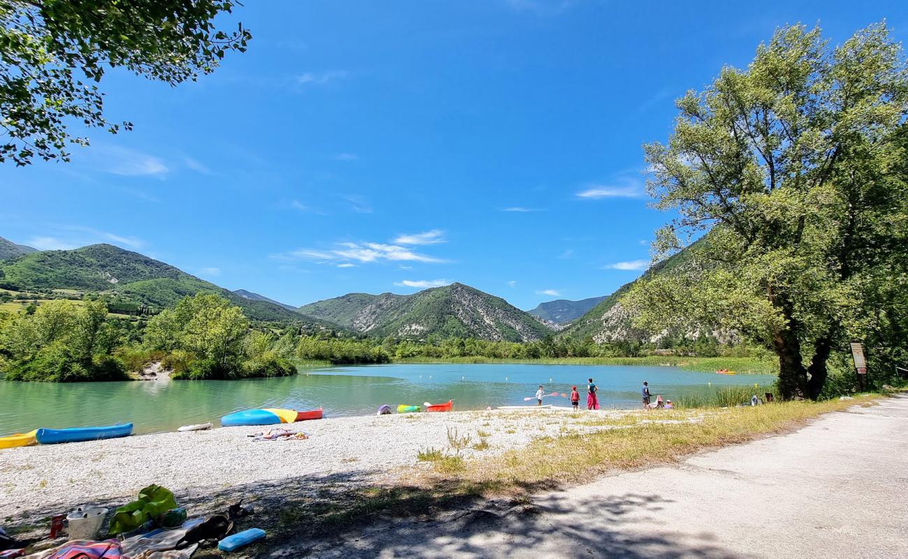 Foto de Plage Le Brec con guijarro fino gris superficie