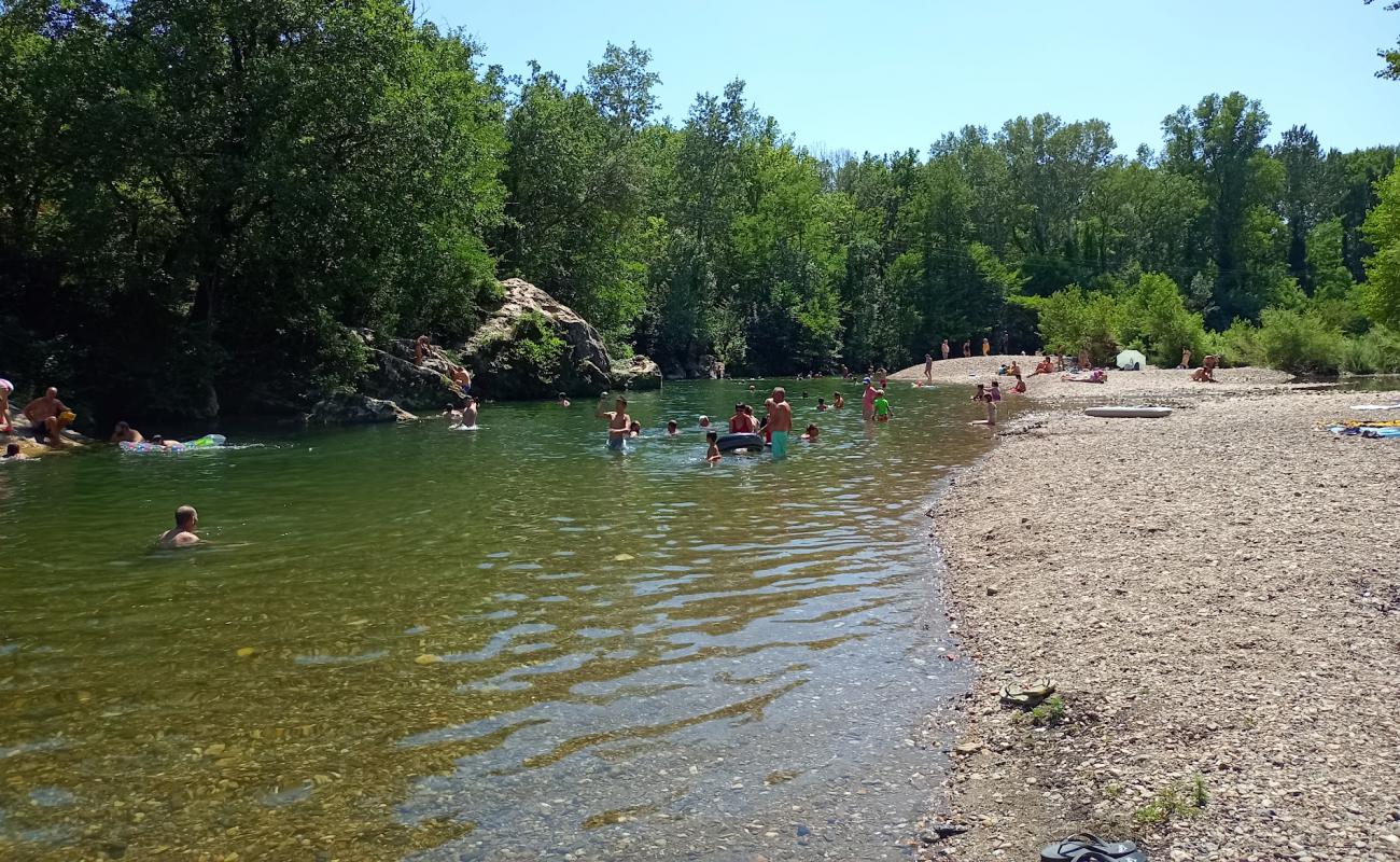 Foto de Plage Le Rocher con piedra superficie