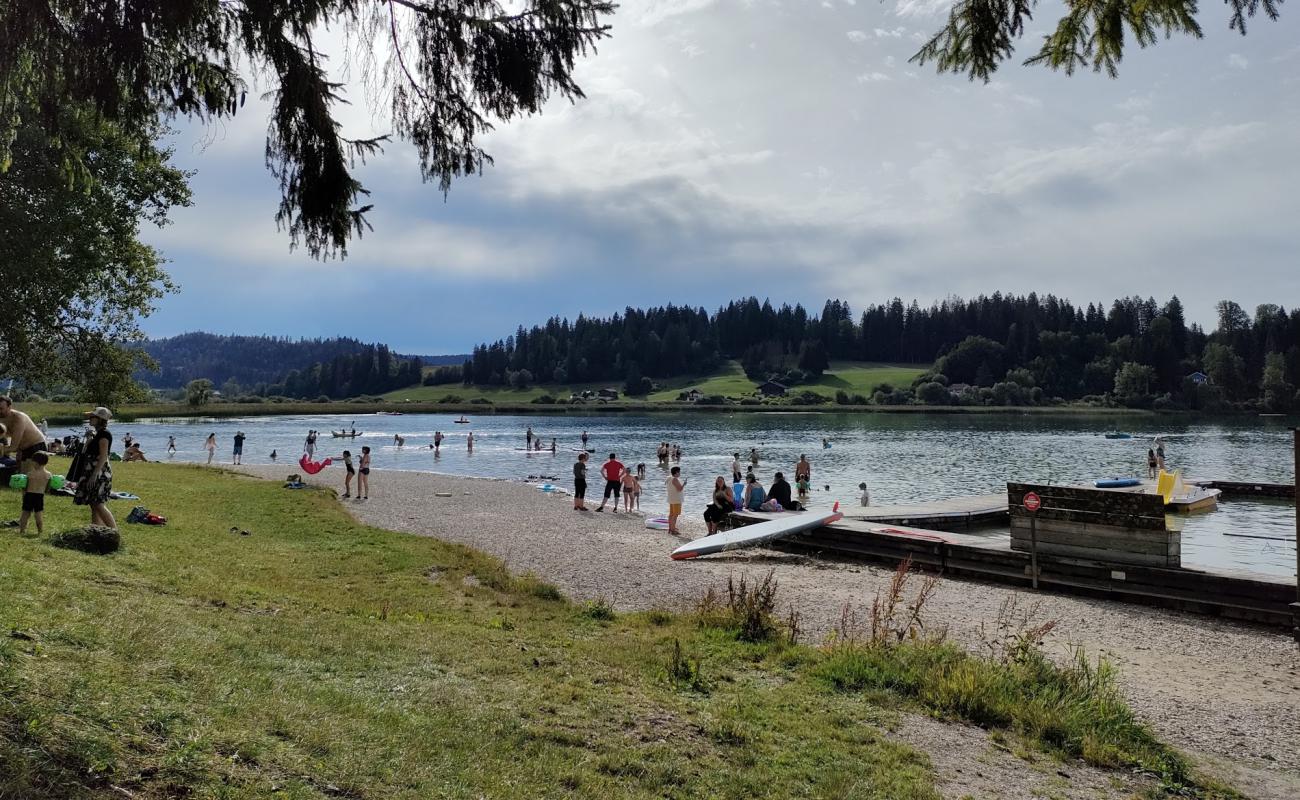 Foto de Plage des Perrieres con guijarro fino gris superficie