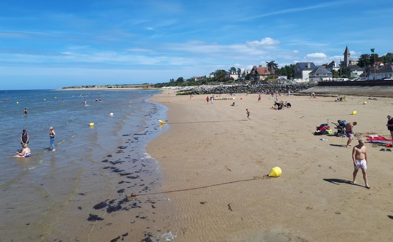 Foto de Plage de Grandcamp con arena brillante superficie