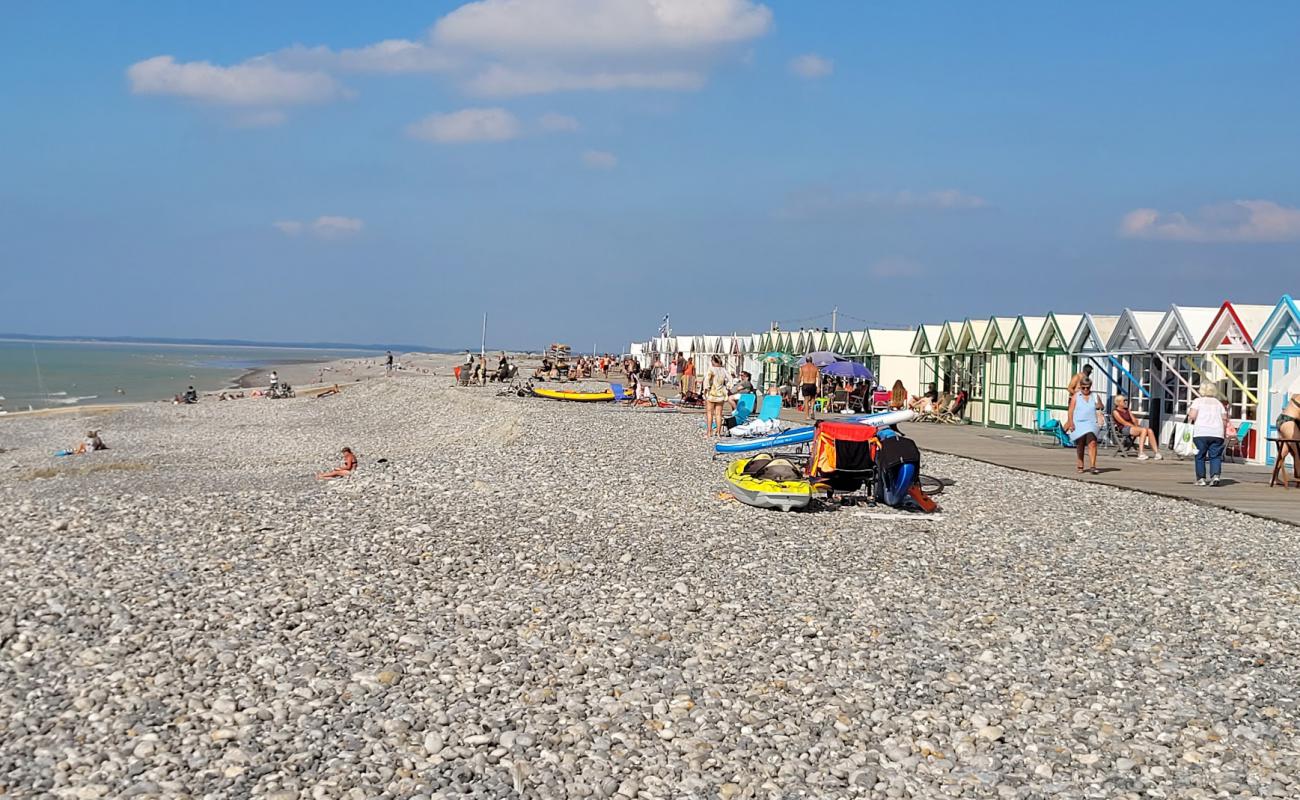 Foto de Grande Plage de Cayeux con guijarro gris superficie