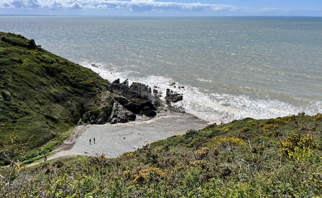 Foto de Plage le Port du Lude con guijarro gris superficie