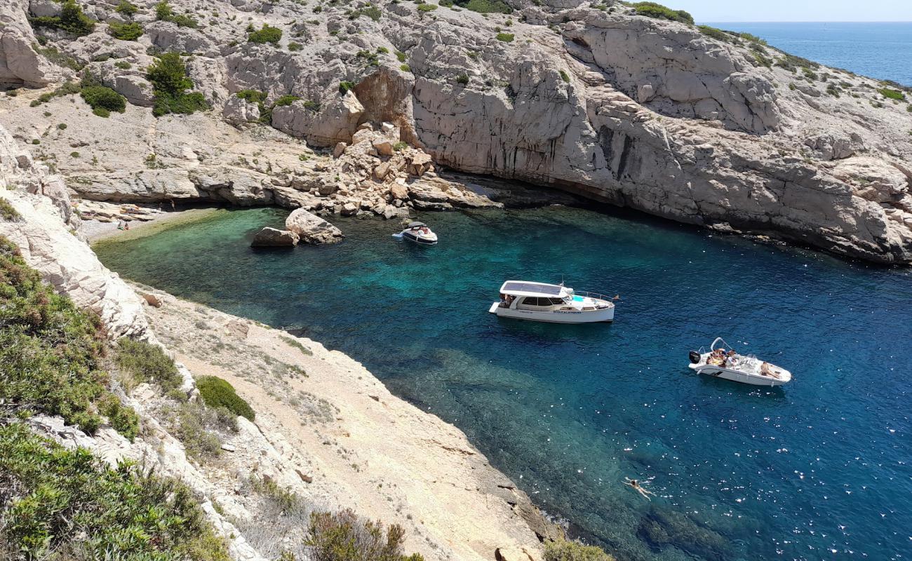 Foto de Calanque de Podestat con piedra superficie