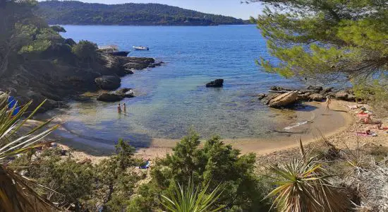 Plage Naturiste des Grottes