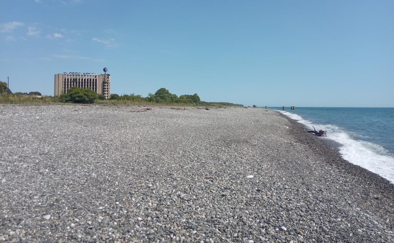 Foto de Kutishna beach con guijarro ligero superficie