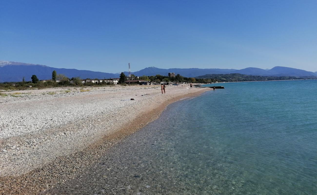 Foto de Gudauta beach con arena fina y guijarros superficie