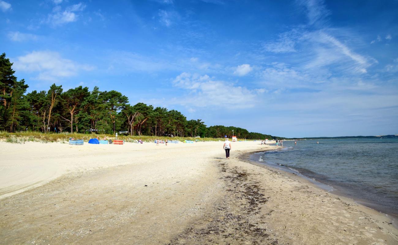 Foto de Playa Prora con arena brillante superficie