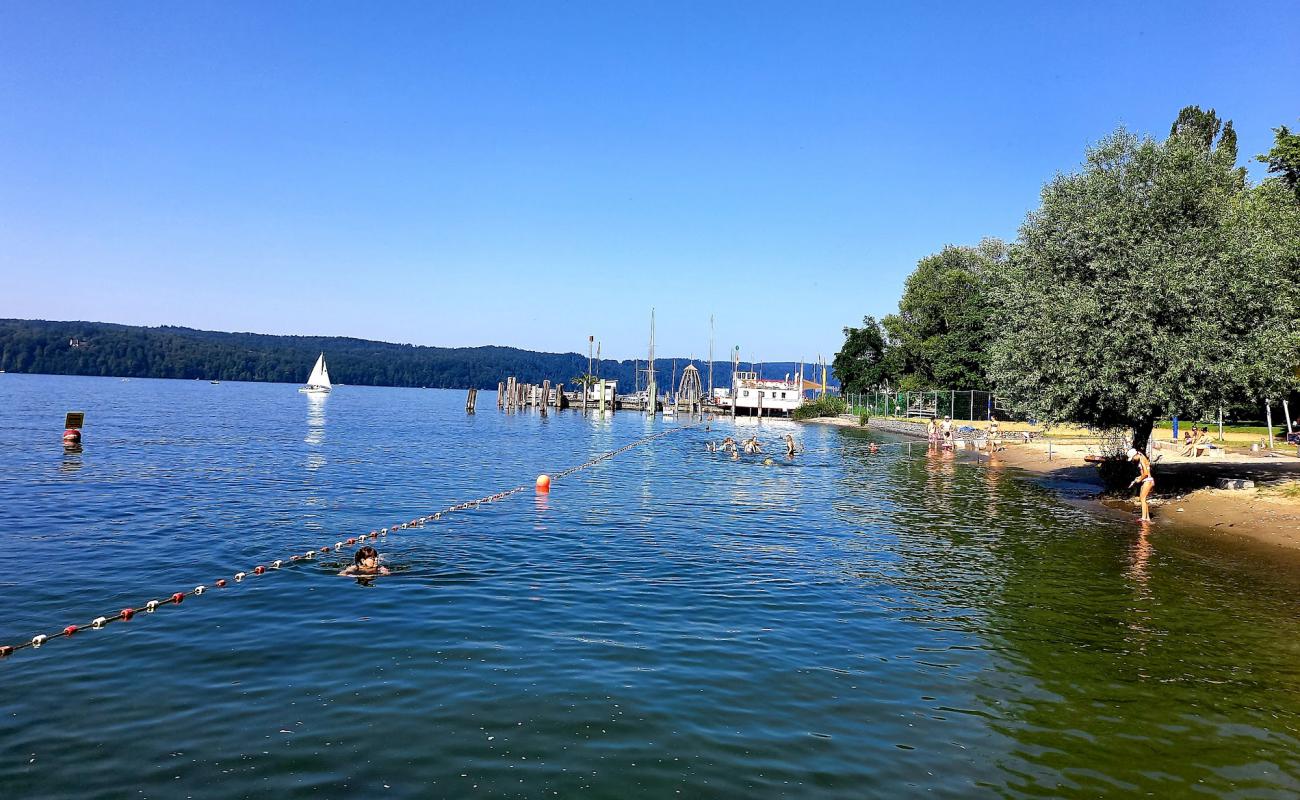 Foto de Strandbad West Uberlingen am See con hierba superficie