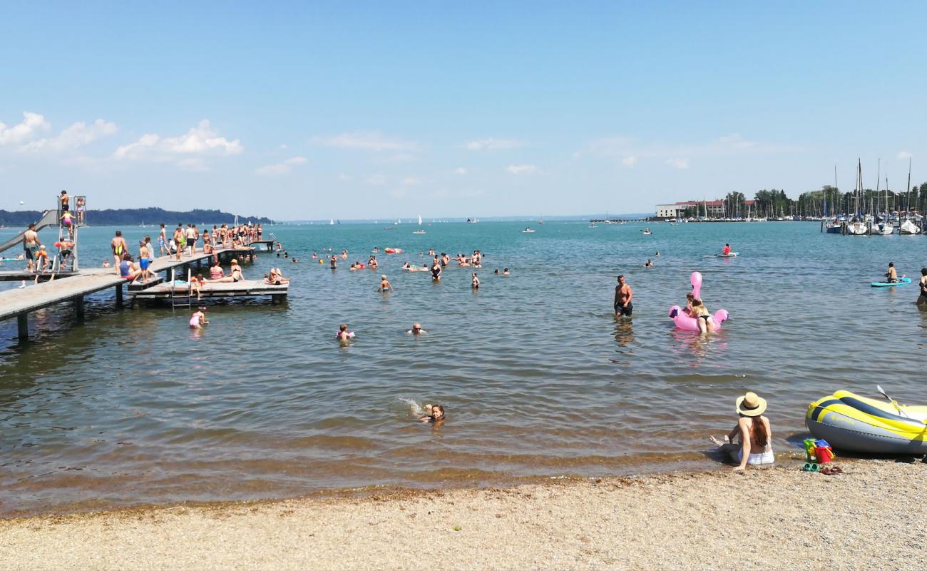 Foto de Strandbad Bernau con guijarro ligero superficie