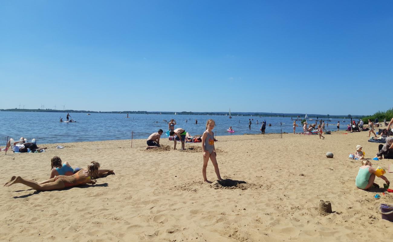 Foto de Strand Dummersee con arena brillante superficie