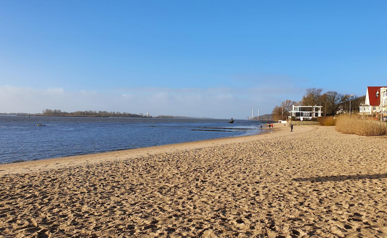 Foto de Elbstrand Blankenese con brillante arena fina superficie