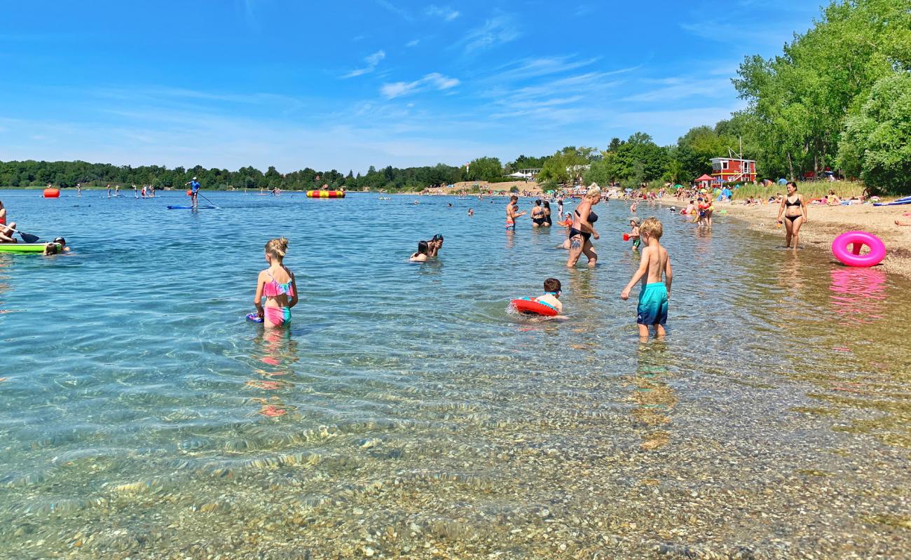 Foto de Strand am Kulkwitzer See con guijarro fino claro superficie