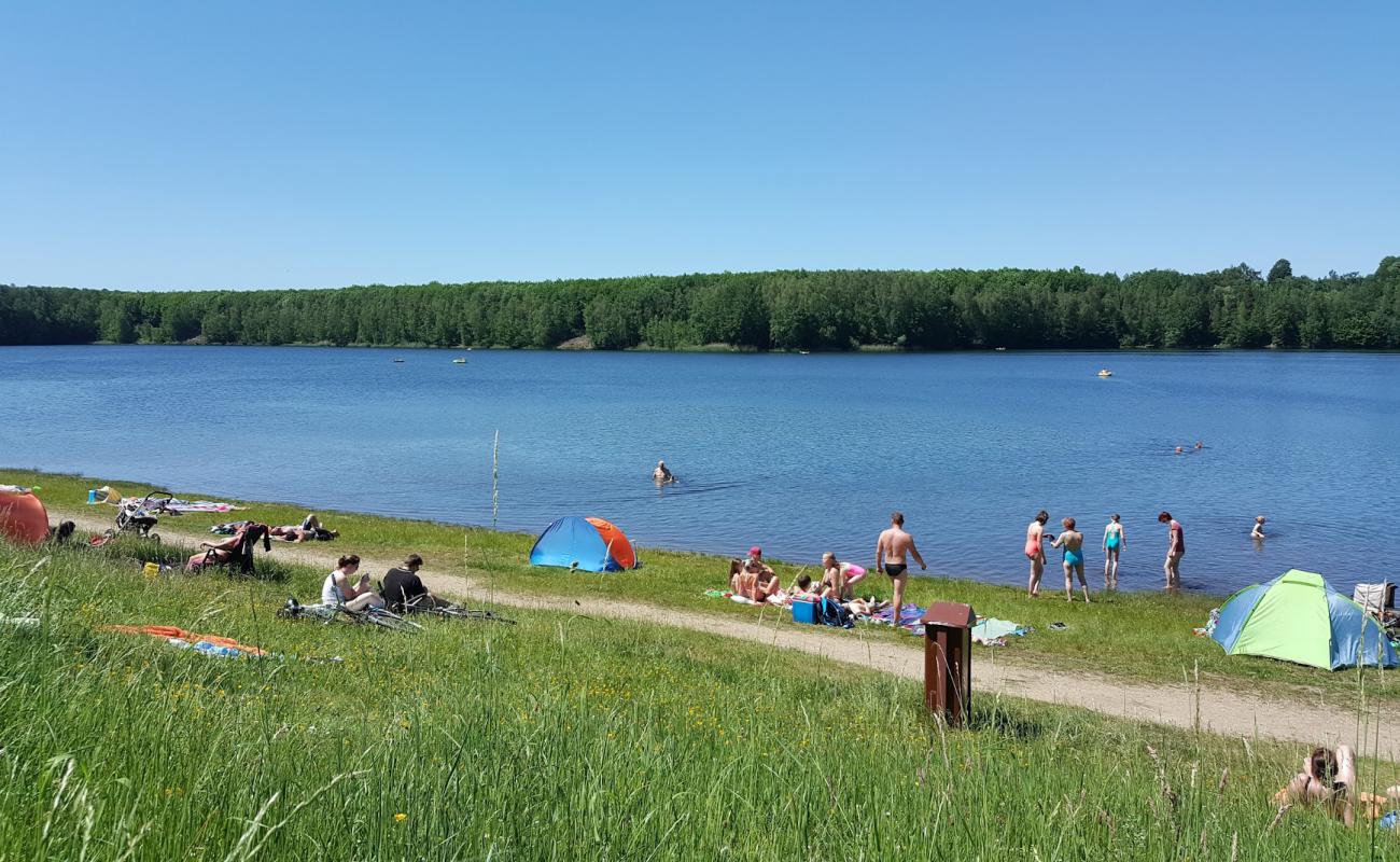 Foto de Windischleuba Strand con hierba superficie