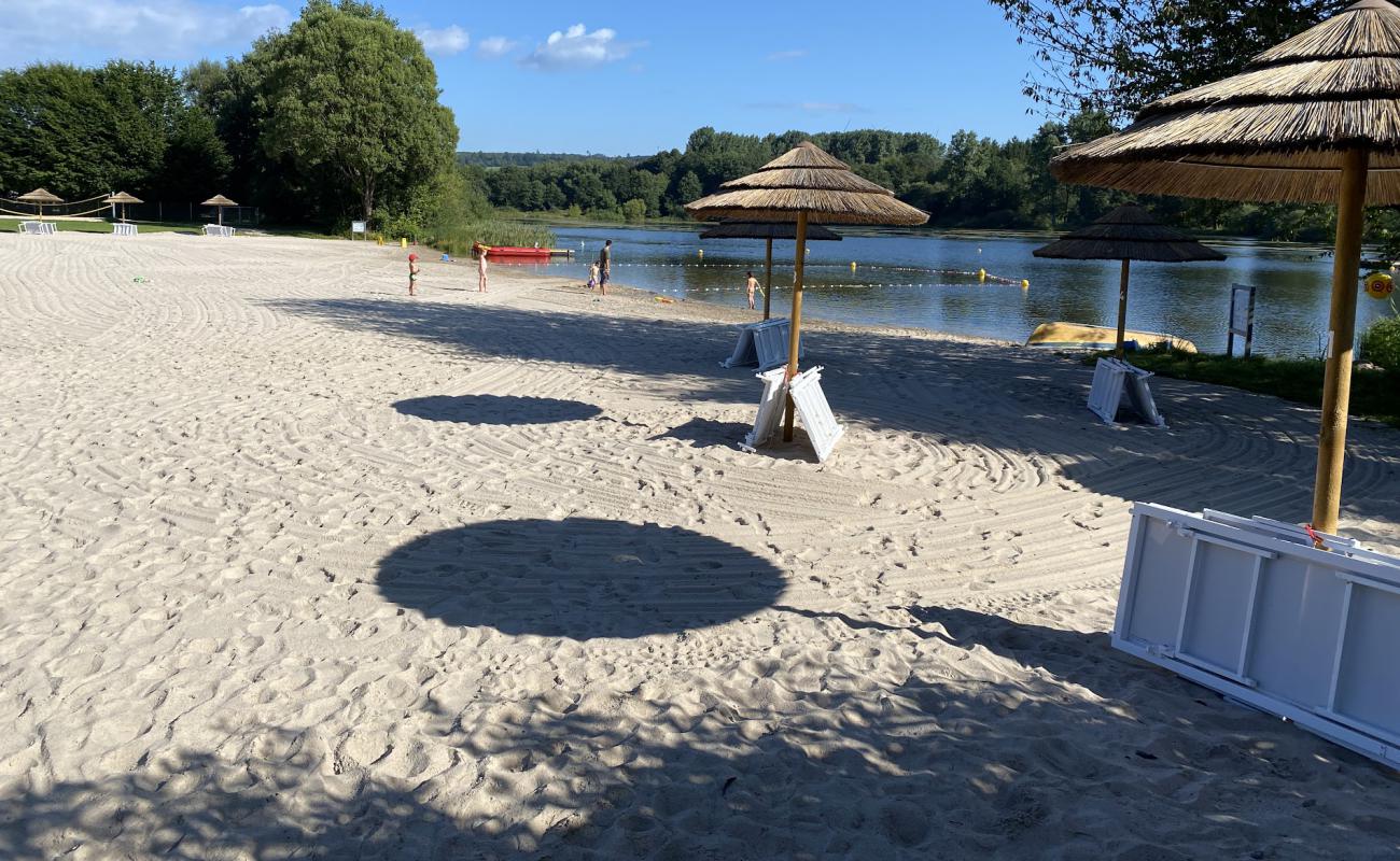 Foto de Seeweiher Mengerskirchen con brillante arena fina superficie