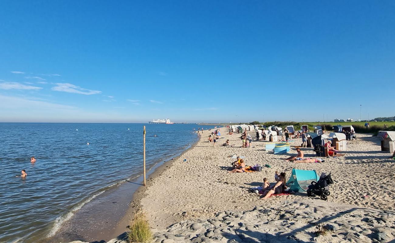 Foto de Playa de Hooksiel con arena brillante superficie