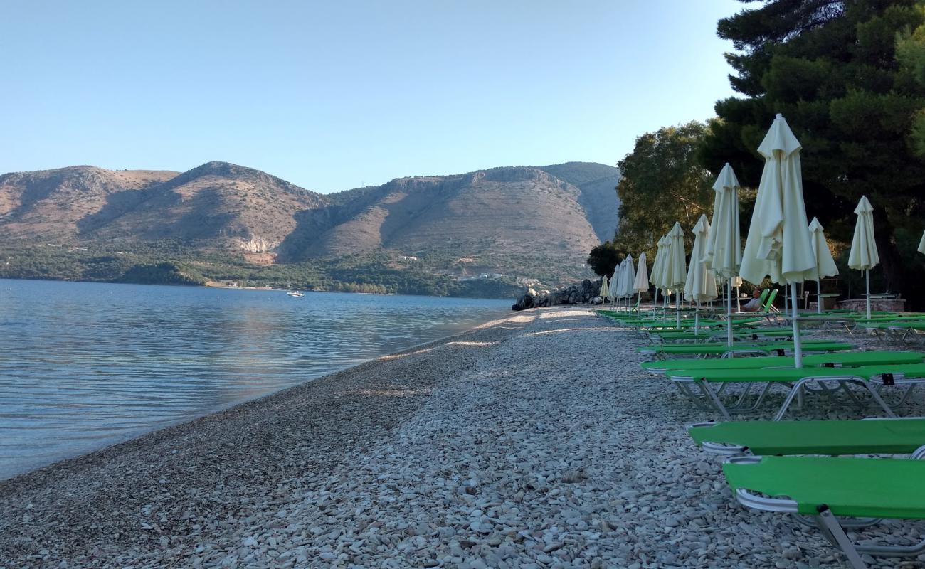 Foto de Nautilos beach con guijarro fino blanco superficie