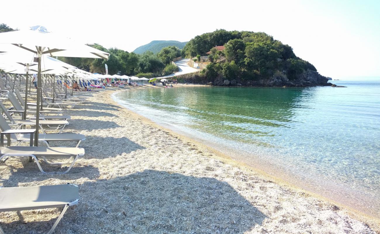 Foto de Agios Paraskevi beach con guijarro fino blanco superficie