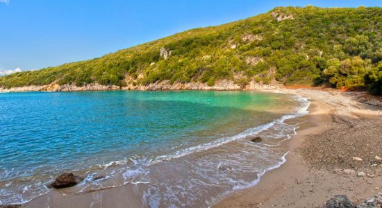 Stavrolimena beach