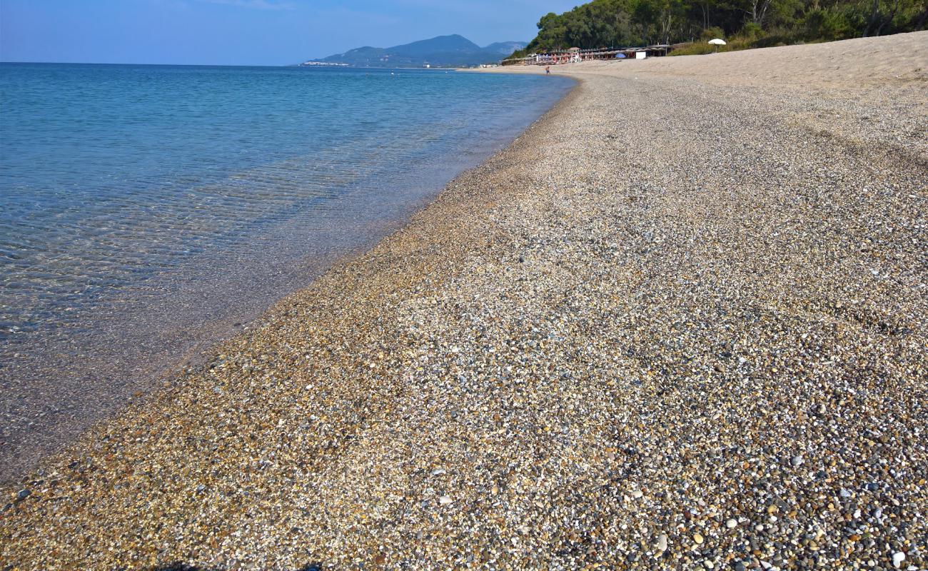 Foto de Monolithi beach con arena brillante superficie