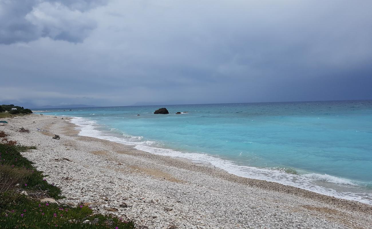 Foto de Acrogiali beach con arena brillante superficie