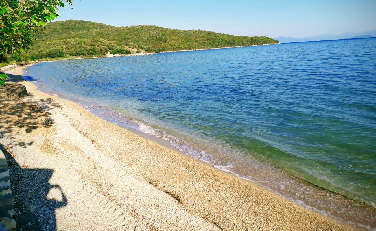 Foto de Porticciolo beach con guijarro gris superficie