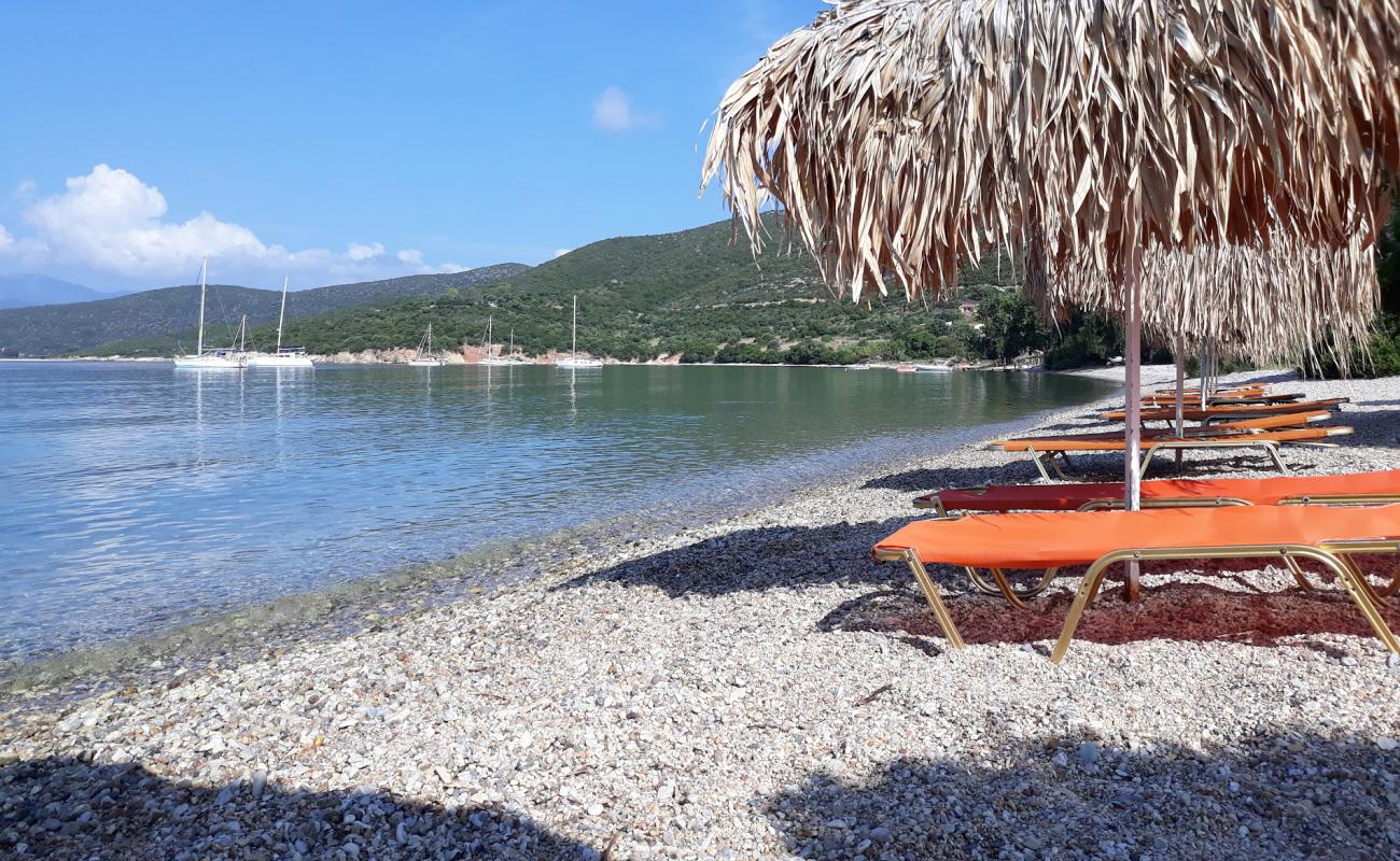 Foto de Playa Varko con guijarro fino claro superficie