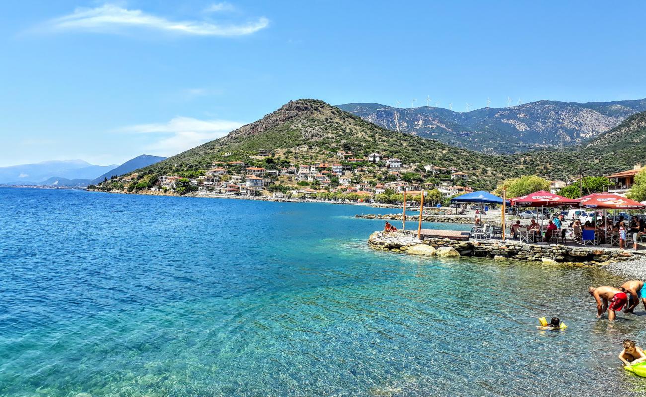 Foto de Chania beach con guijarro fino claro superficie