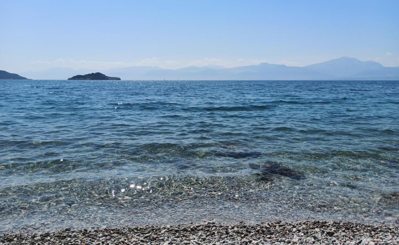 Foto de Agios Spiridon beach con guijarro gris superficie