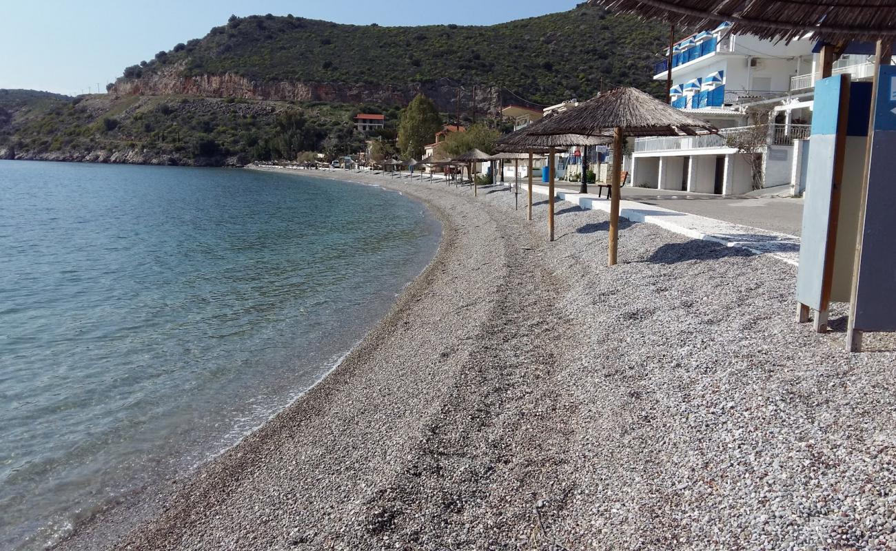 Foto de Agios Panton beach con guijarro fino gris superficie