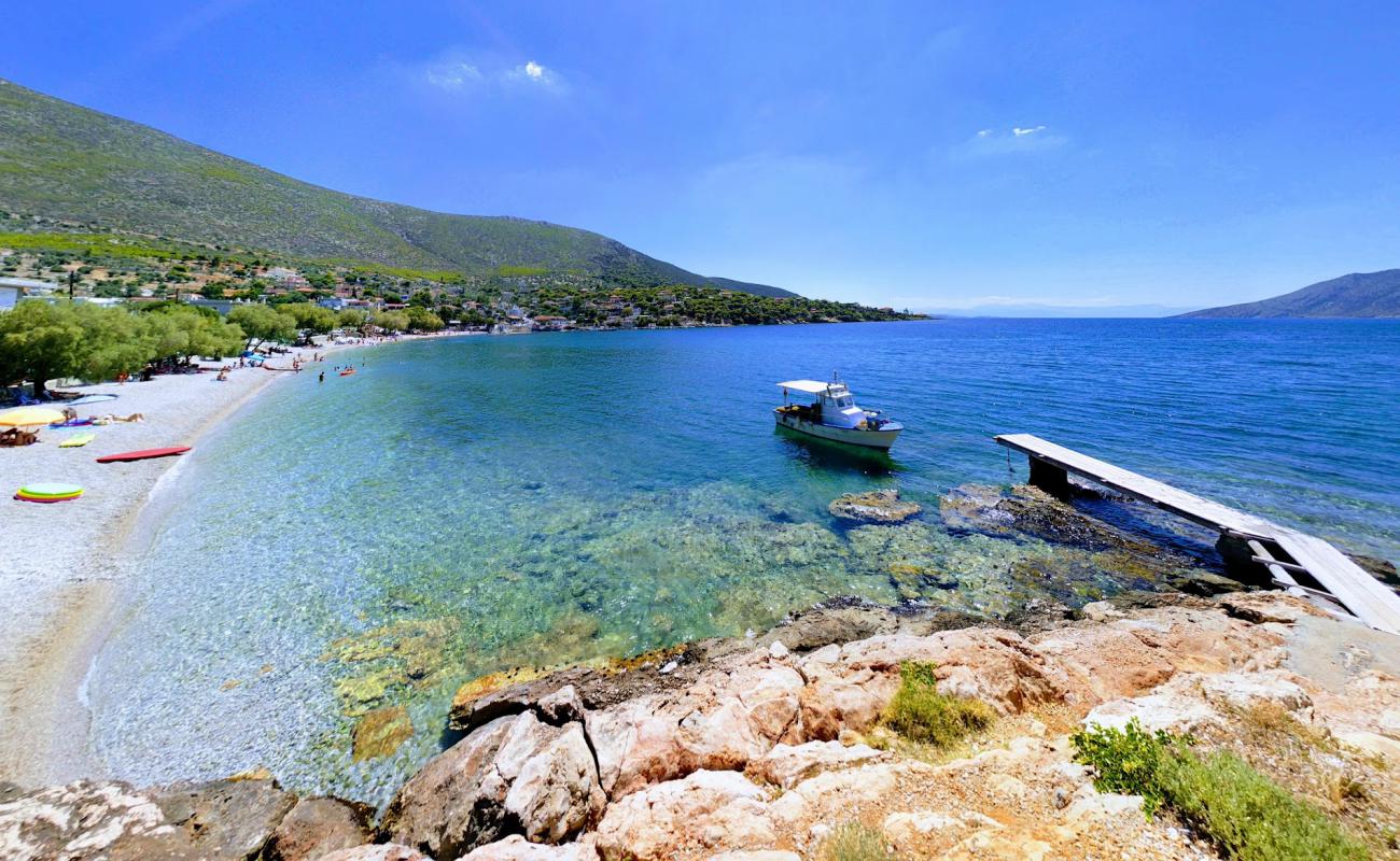 Foto de Agios Vasilios beach con guijarro fino claro superficie