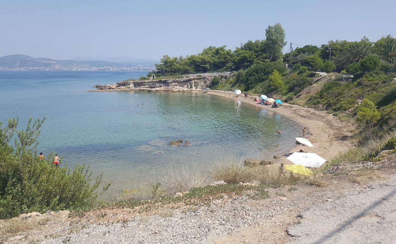 Foto de Razopoula beach con arena oscura superficie