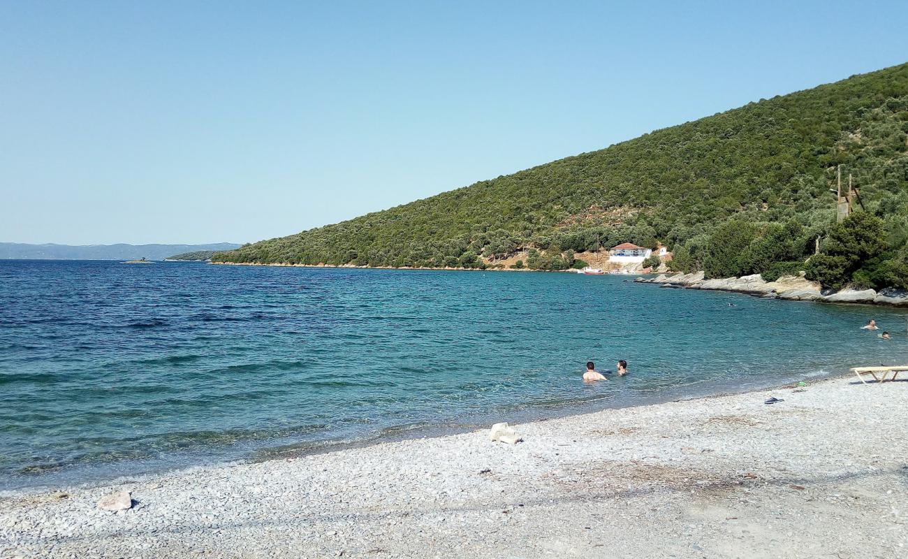 Foto de Alogoporos beach con guijarro ligero superficie