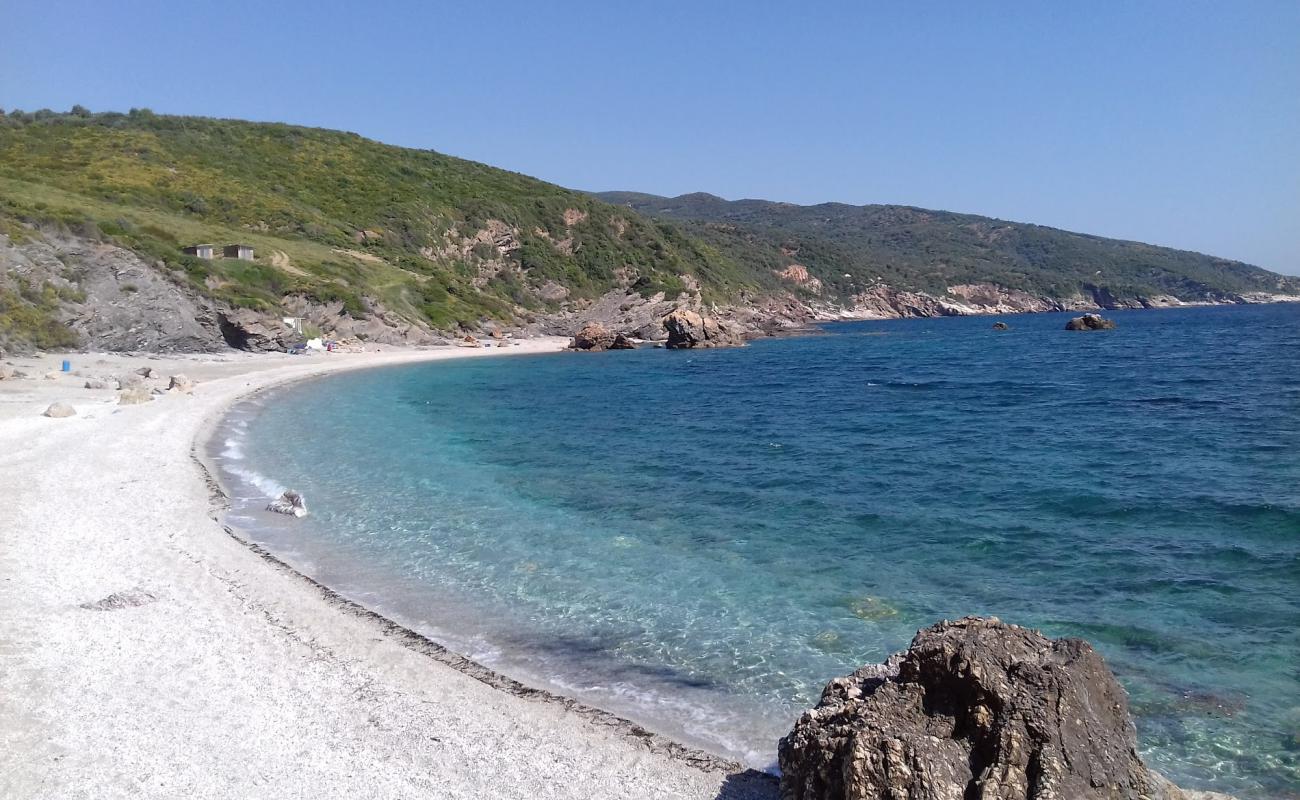 Foto de Commode beach con guijarro fino claro superficie