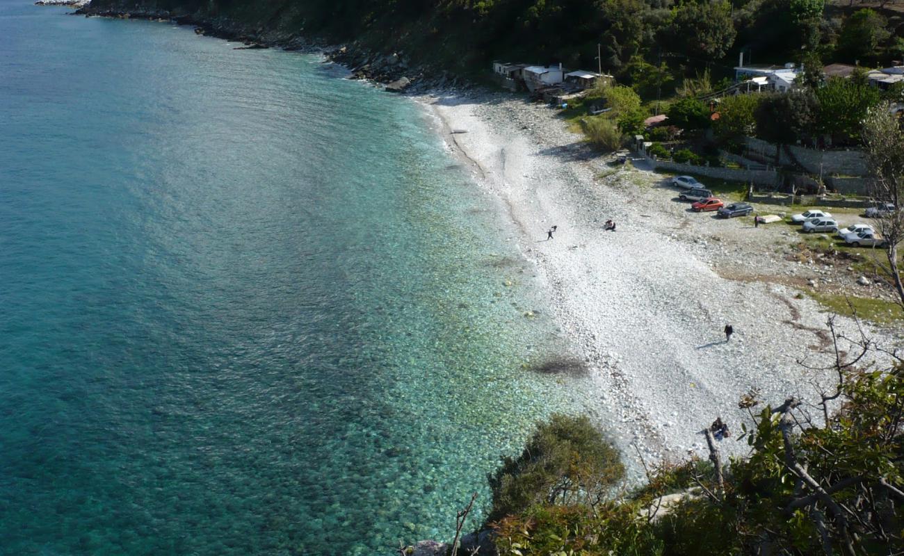 Foto de Agios Ioannis beach con guijarro ligero superficie