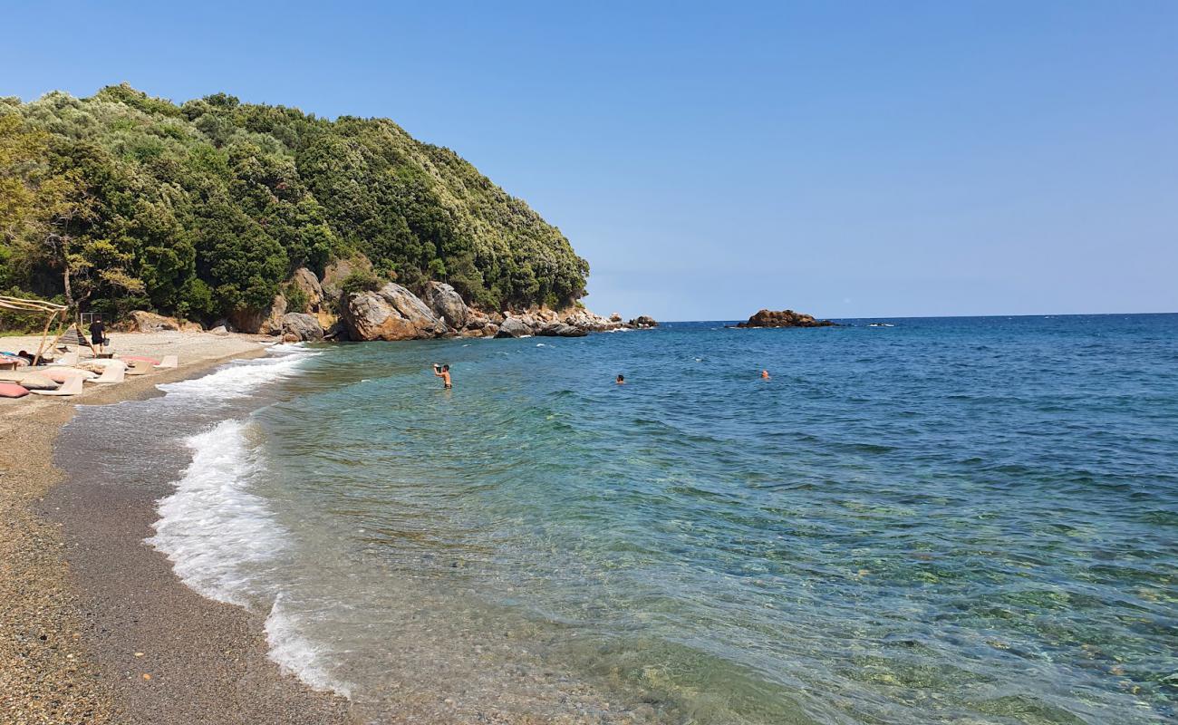 Foto de Fisherman beach con arena fina y guijarros superficie