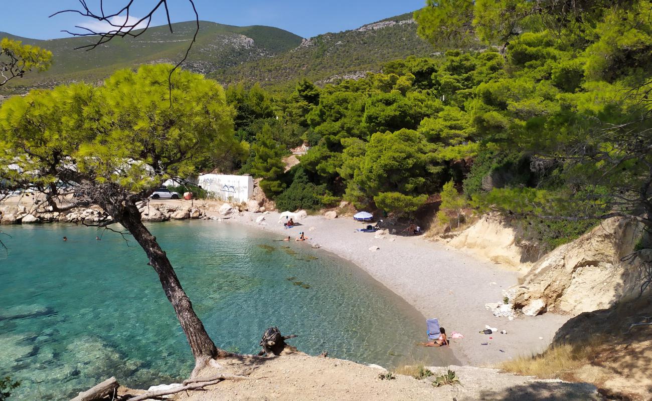 Foto de Prosili beach con guijarro fino claro superficie