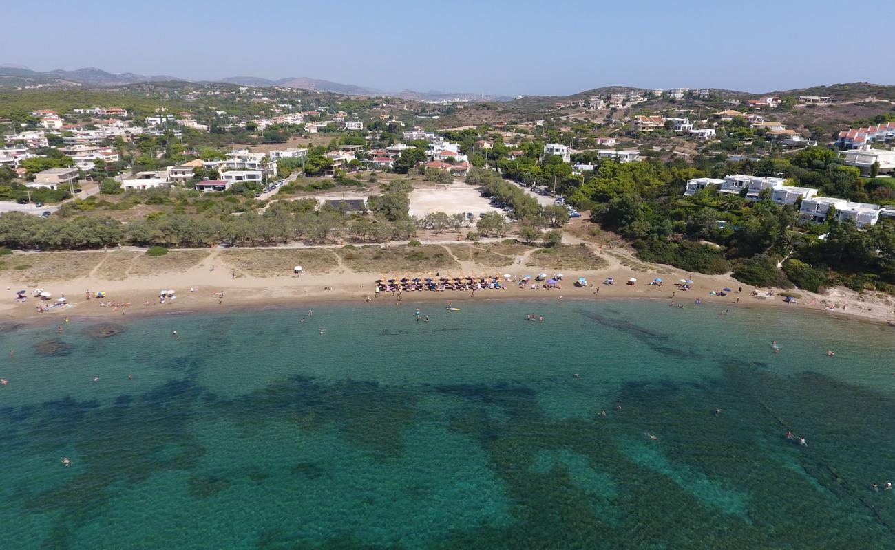 Foto de Paralia Limani Passa con arena oscura superficie