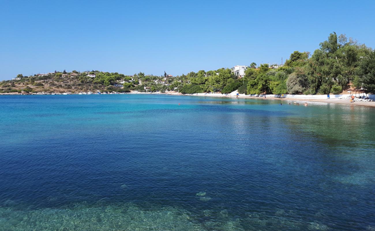 Foto de Iliakti Salamis Beach con arena fina y guijarros superficie