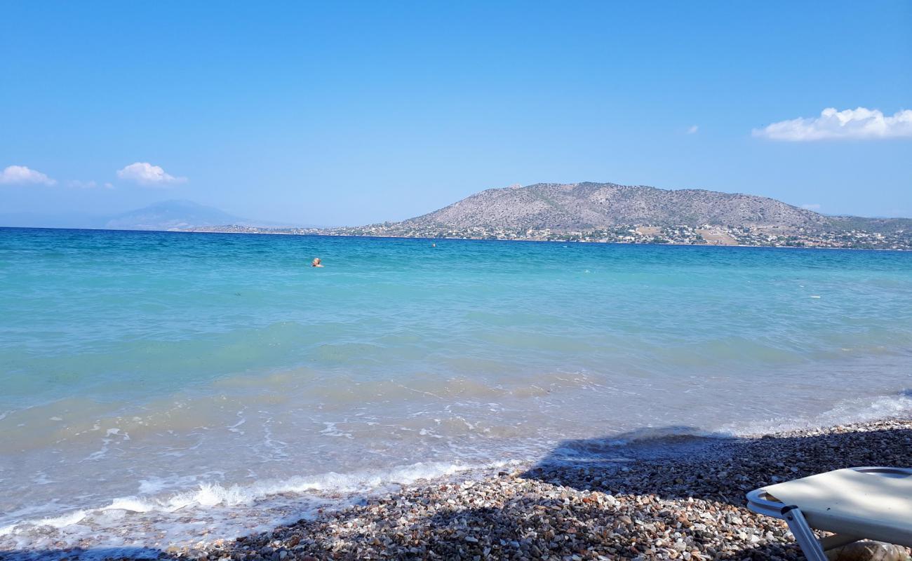 Foto de Leof. Eanteiou beach con guijarro fino claro superficie