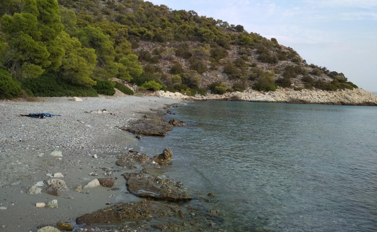 Foto de Kanakia IV con arena brillante y rocas superficie