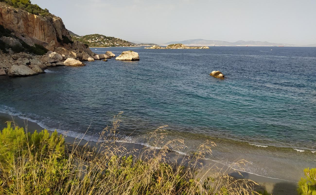 Foto de Koghi beach con arena fina y guijarros superficie