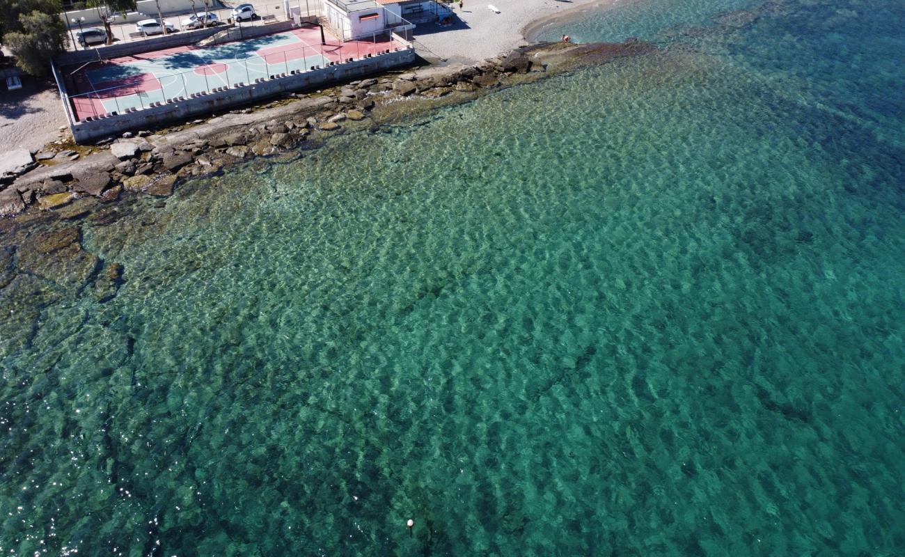 Foto de St. Nicholas Beach con guijarro fino claro superficie