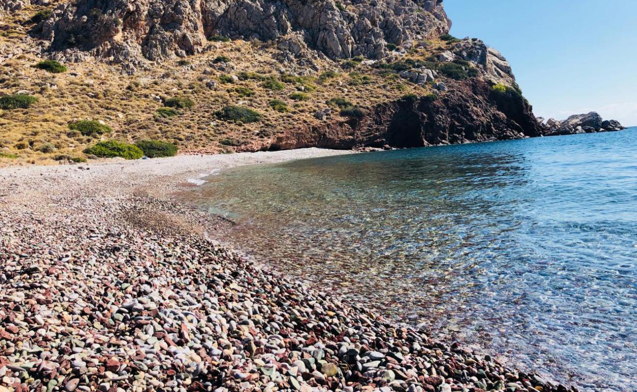 Foto de Karalis Beach con guijarro oscuro superficie