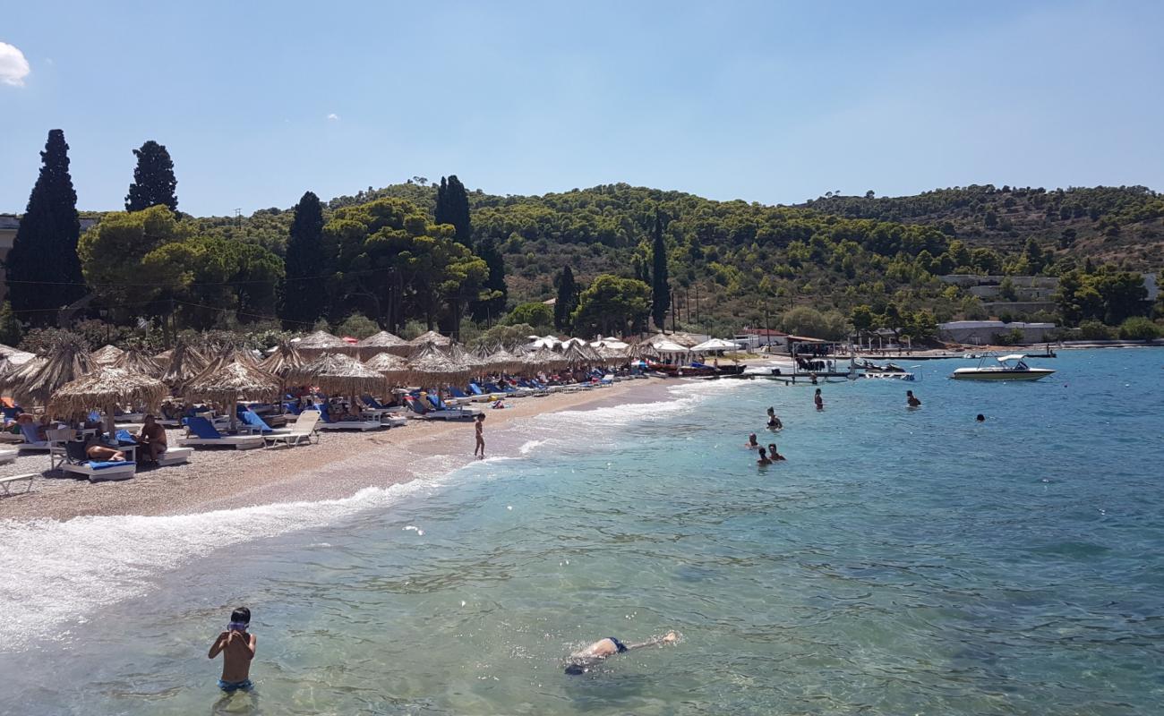 Foto de Kaiki Beach con guijarro fino oscuro superficie