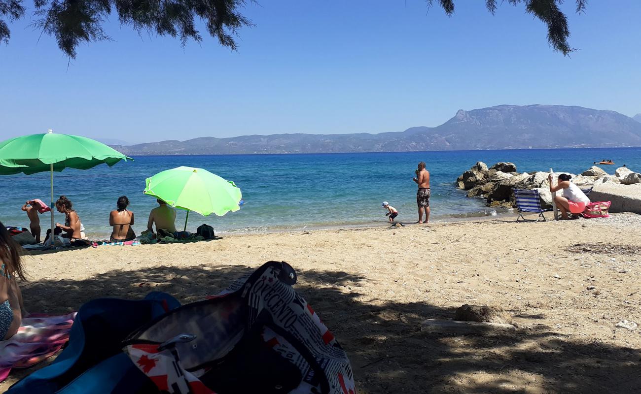 Foto de Iraion beach con calas medianas