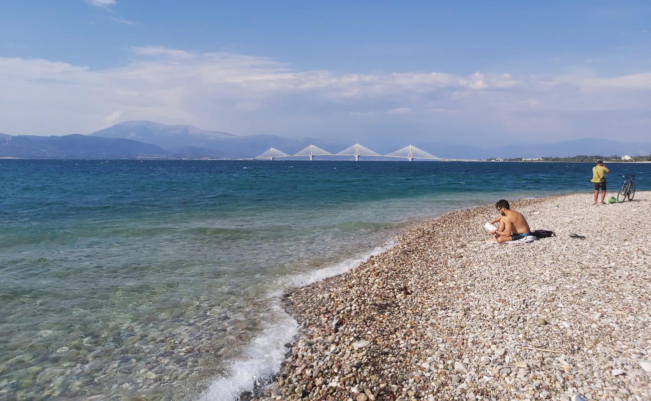 Foto de Plaz Patras con guijarro oscuro superficie