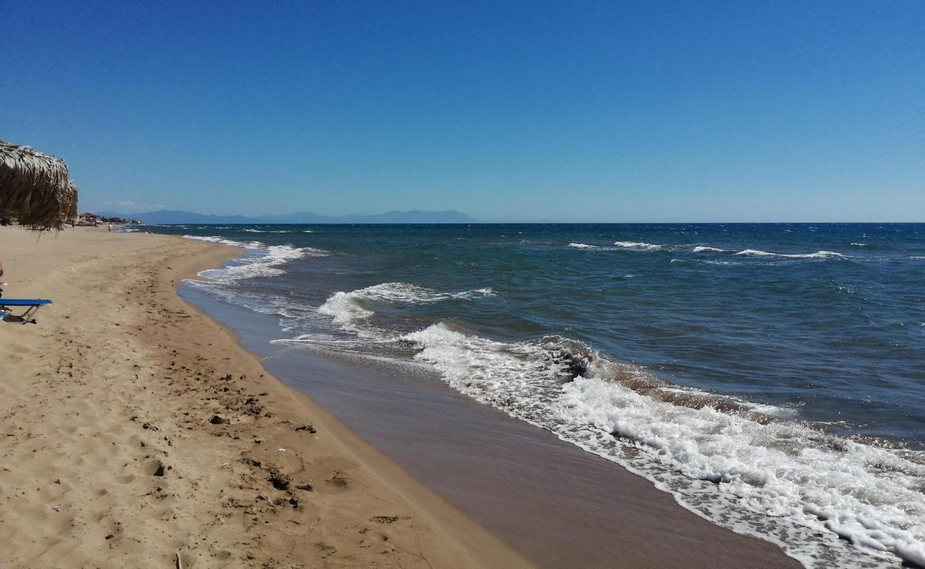 Foto de Paralia Spiantza con brillante arena fina superficie